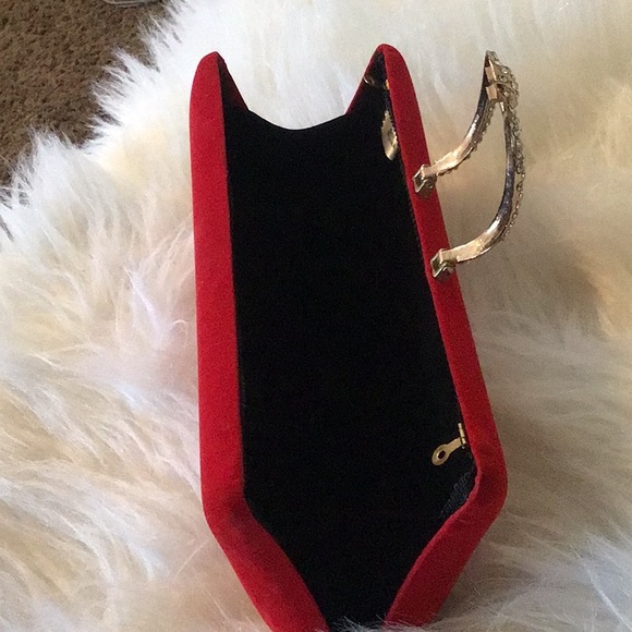 Clutch - Picture 4 of 6